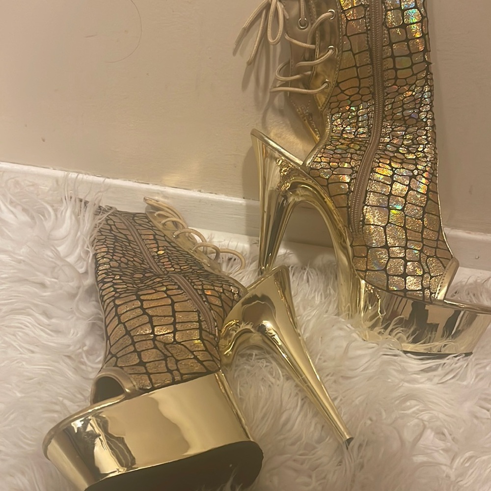 Pleasure Gold Chrome